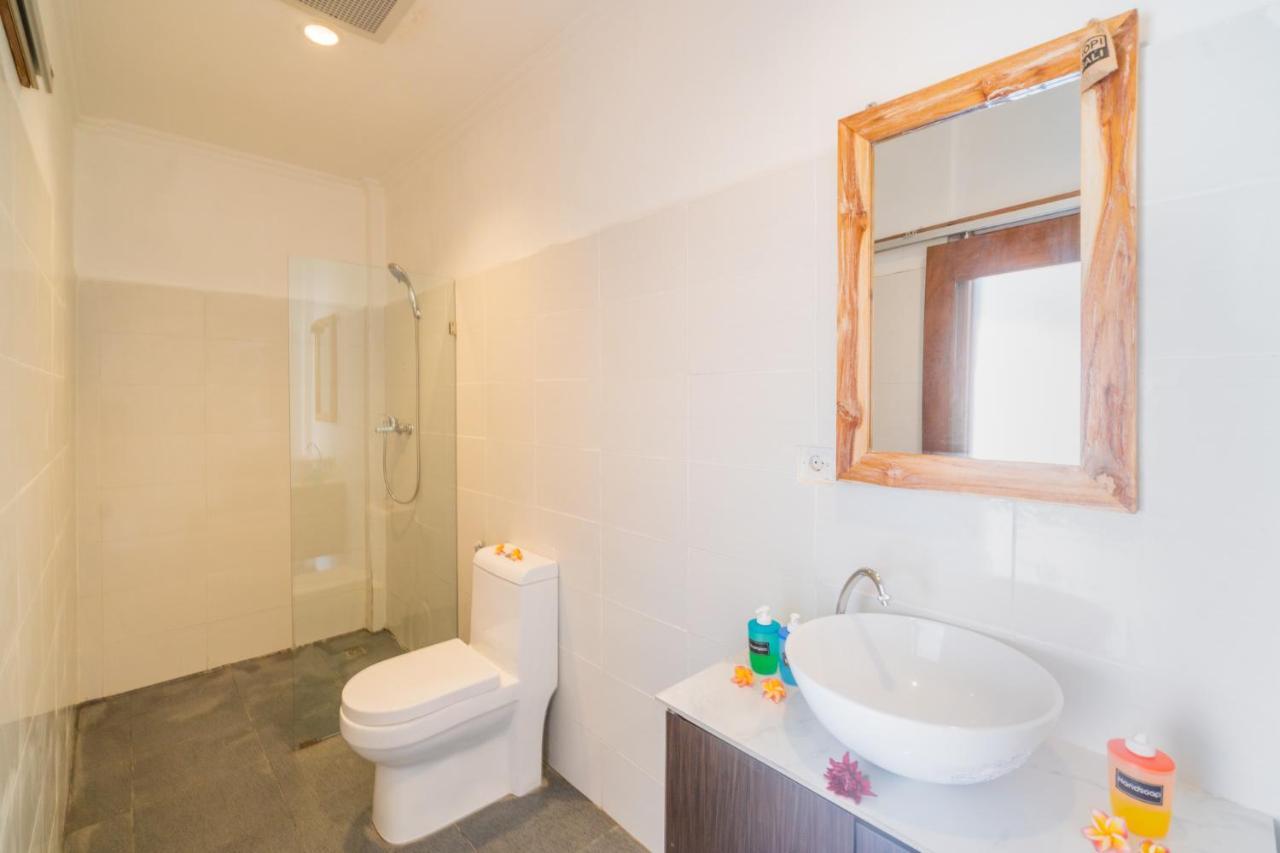 Wooden Puri Guesthouse Улувату Экстерьер фото