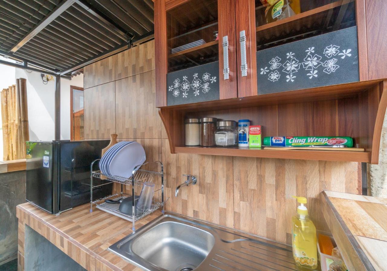 Wooden Puri Guesthouse Улувату Экстерьер фото